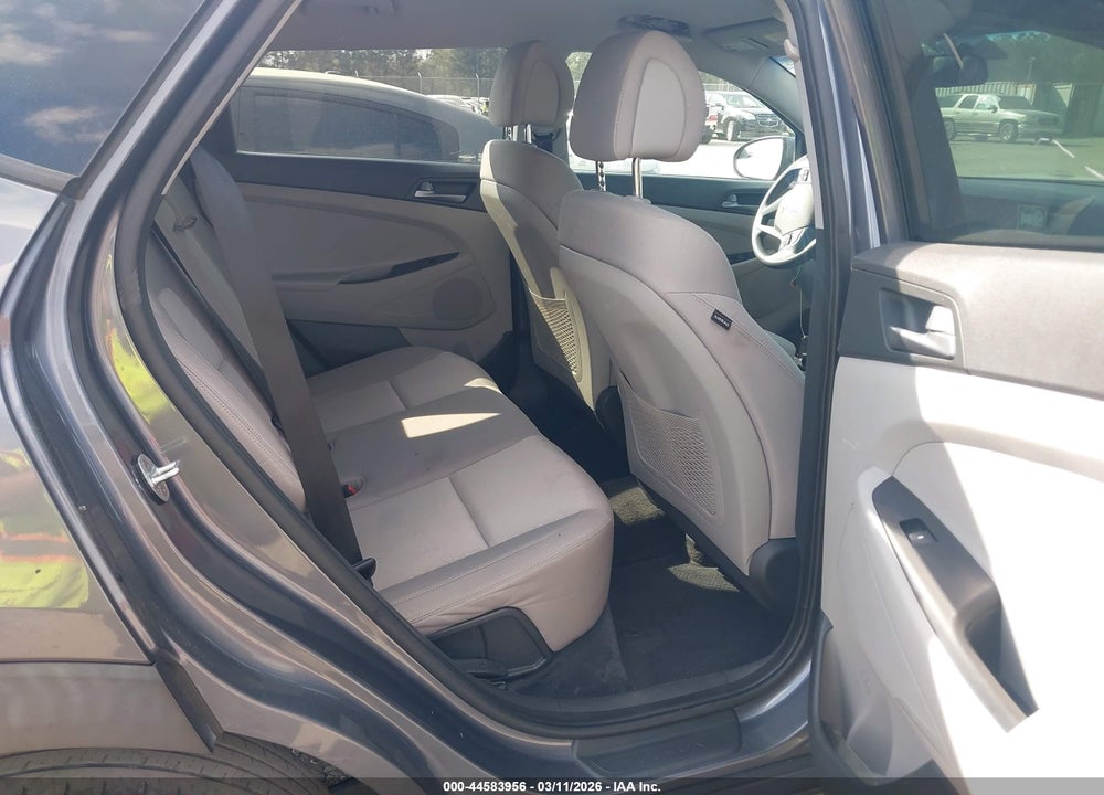 2016 HYUNDAI TUCSON SE VIN: KM8J33A48GU189249