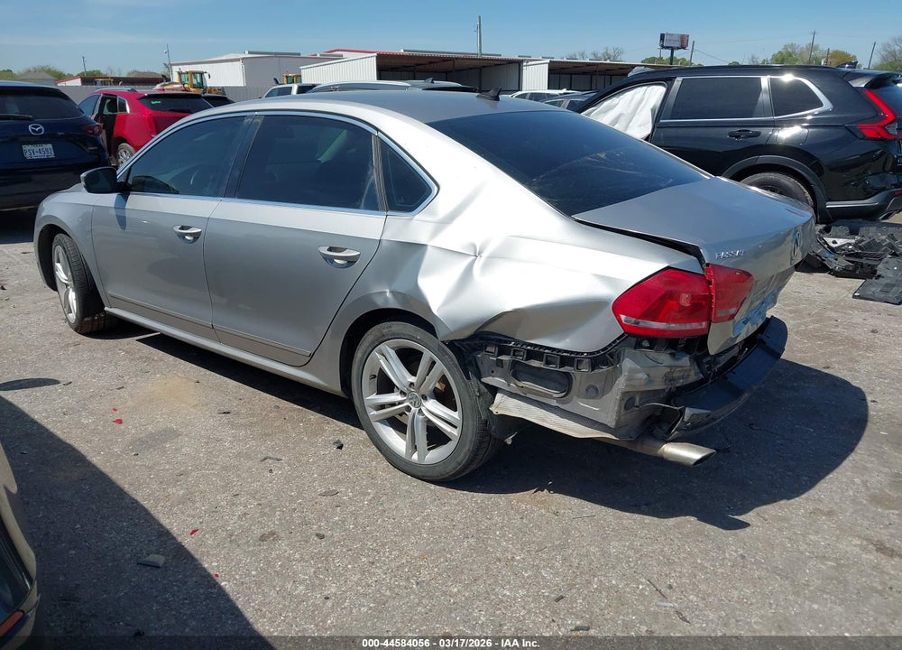 2014 VOLKSWAGEN PASSAT 2.0L TDI SEL PREMIUM VIN: 1VWCN7A35EC088031