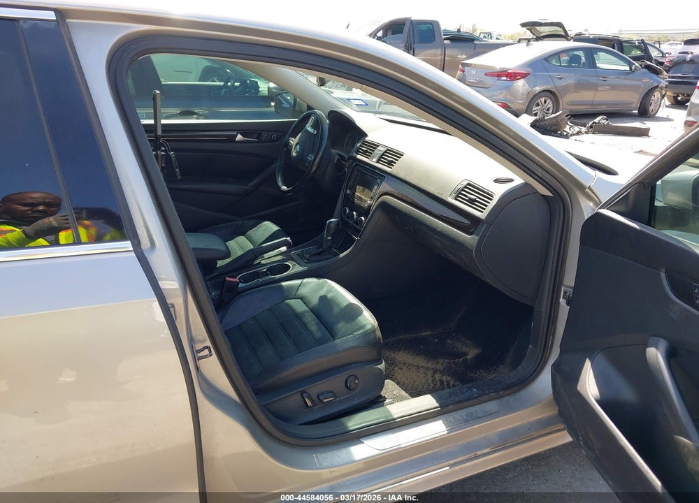 2014 VOLKSWAGEN PASSAT 2.0L TDI SEL PREMIUM VIN: 1VWCN7A35EC088031