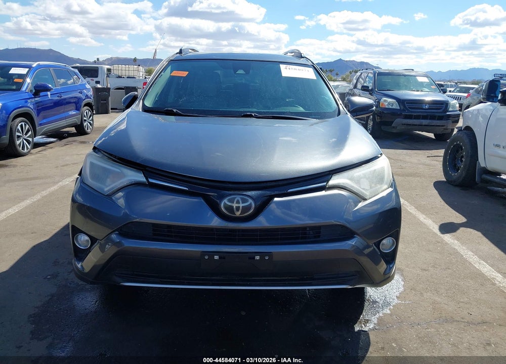 2018 TOYOTA RAV4 XLE VIN: JTMRFREV4JD234196