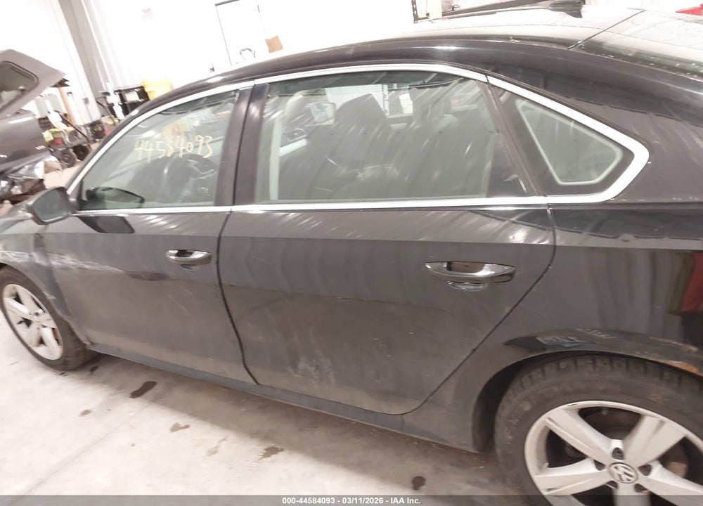 2013 VOLKSWAGEN PASSAT 2.5L SE VIN: 1VWBP7A36DC116200