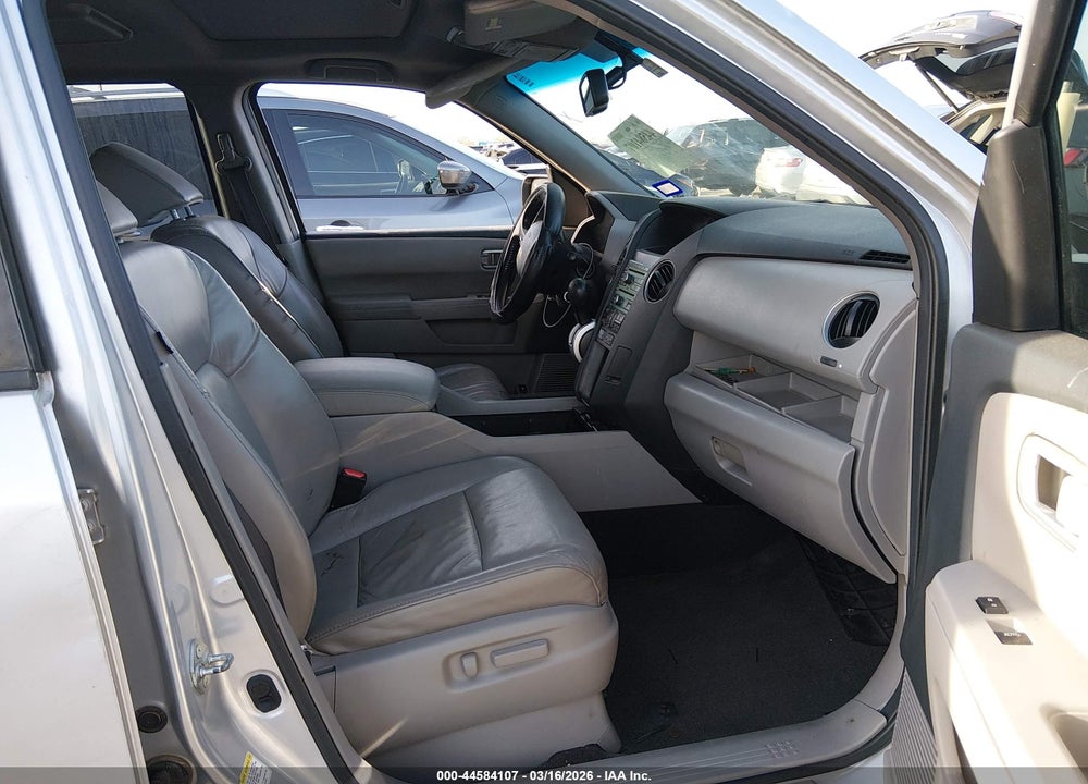 2011 HONDA PILOT EX-L VIN: 5FNYF3H69BB041338