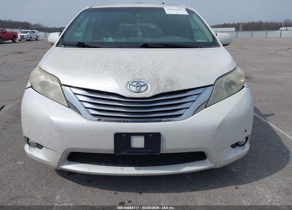 2011 TOYOTA SIENNA LIMITED V6 VIN: 5TDYK3DC1BS039733