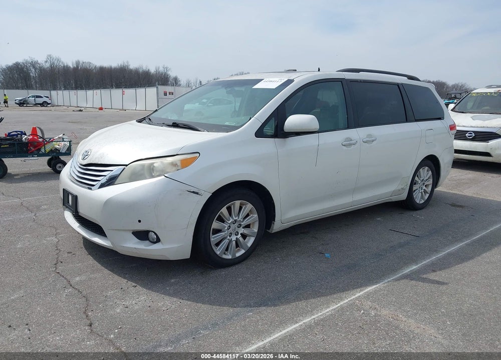 2011 TOYOTA SIENNA LIMITED V6 VIN: 5TDYK3DC1BS039733