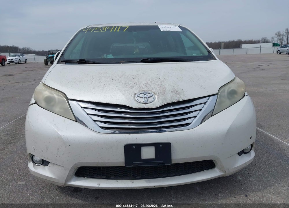 2011 TOYOTA SIENNA LIMITED V6 VIN: 5TDYK3DC1BS039733