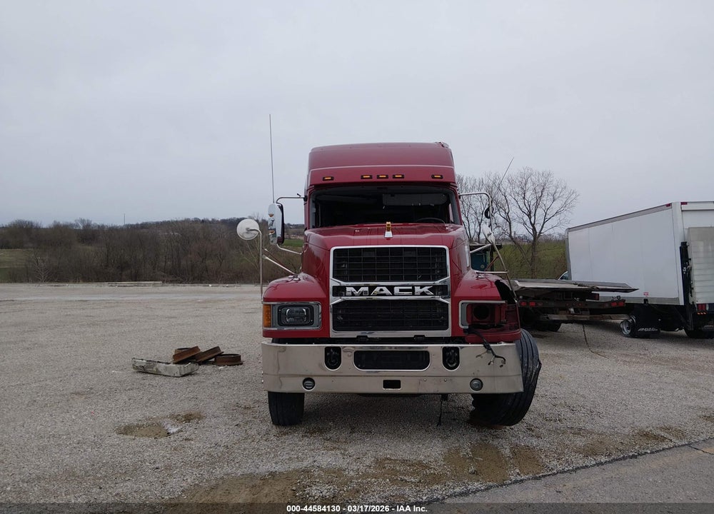2026 MACK PINNACLE VIN: 1M1PN4GY8TM018777