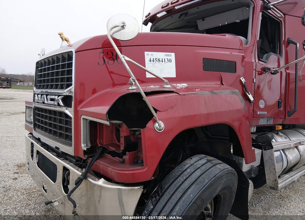 2026 MACK PINNACLE VIN: 1M1PN4GY8TM018777
