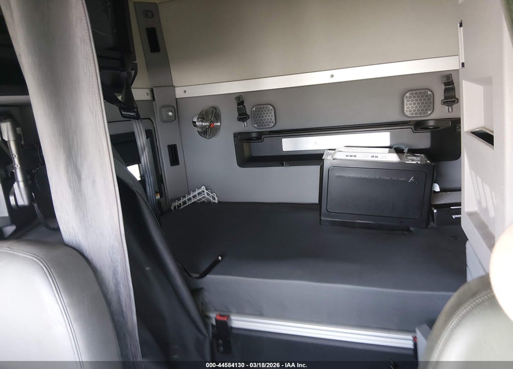 2026 MACK PINNACLE VIN: 1M1PN4GY8TM018777