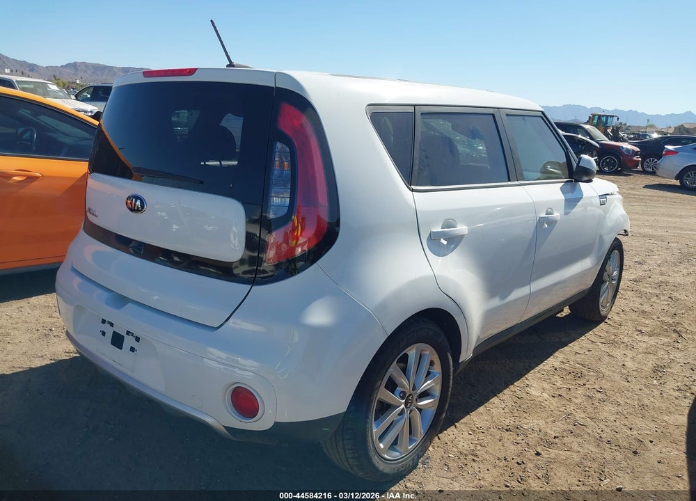 2018 KIA SOUL + VIN: KNDJP3A56J7528694
