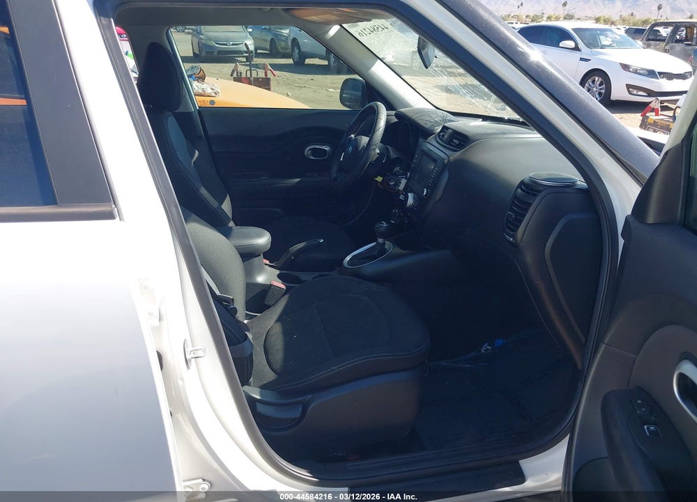 2018 KIA SOUL + VIN: KNDJP3A56J7528694