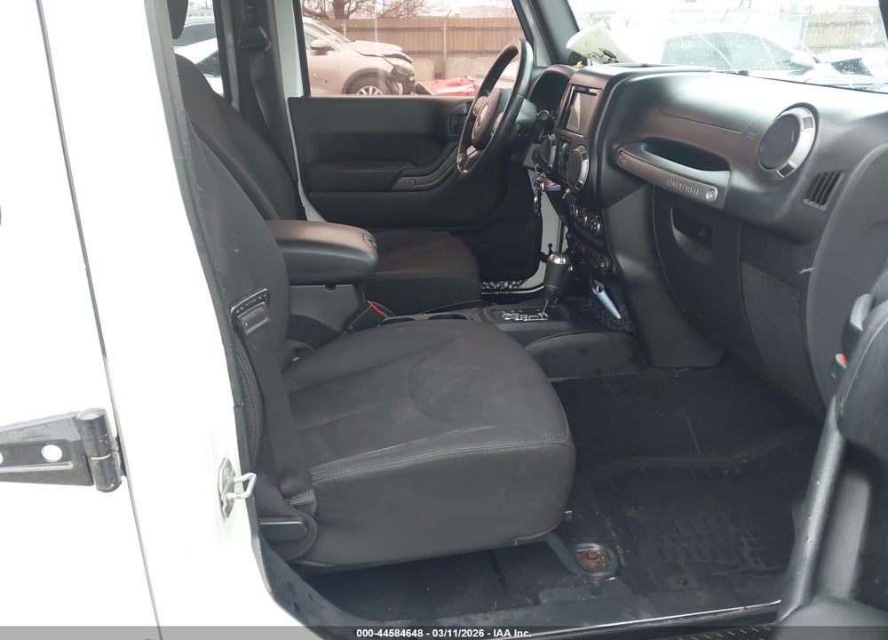 2014 JEEP WRANGLER UNLIMITED SPORT VIN: 1C4BJWDG0EL163687