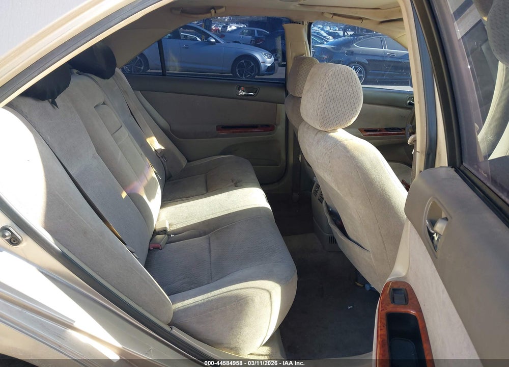2002 TOYOTA CAMRY XLE VIN: JTDBE32K120112657
