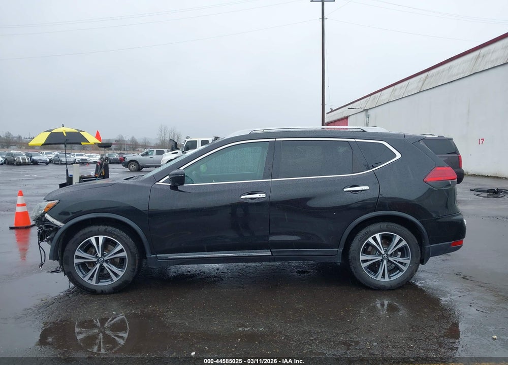 2017 NISSAN ROGUE SL VIN: 5N1AT2MV1HC761171
