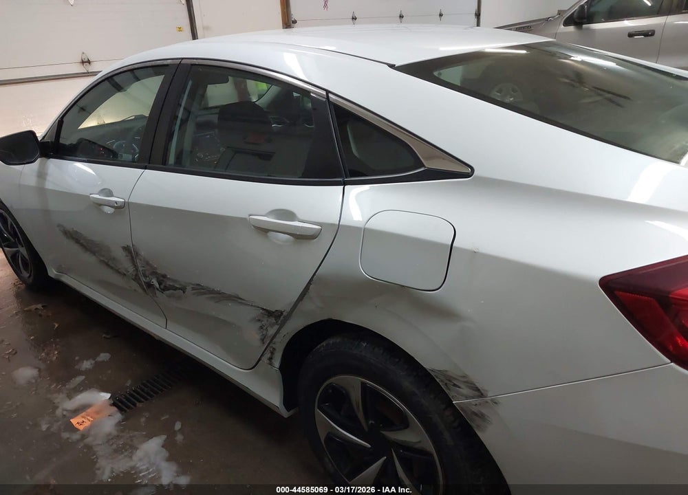 2019 HONDA CIVIC LX VIN: 19XFC2F6XKE027614