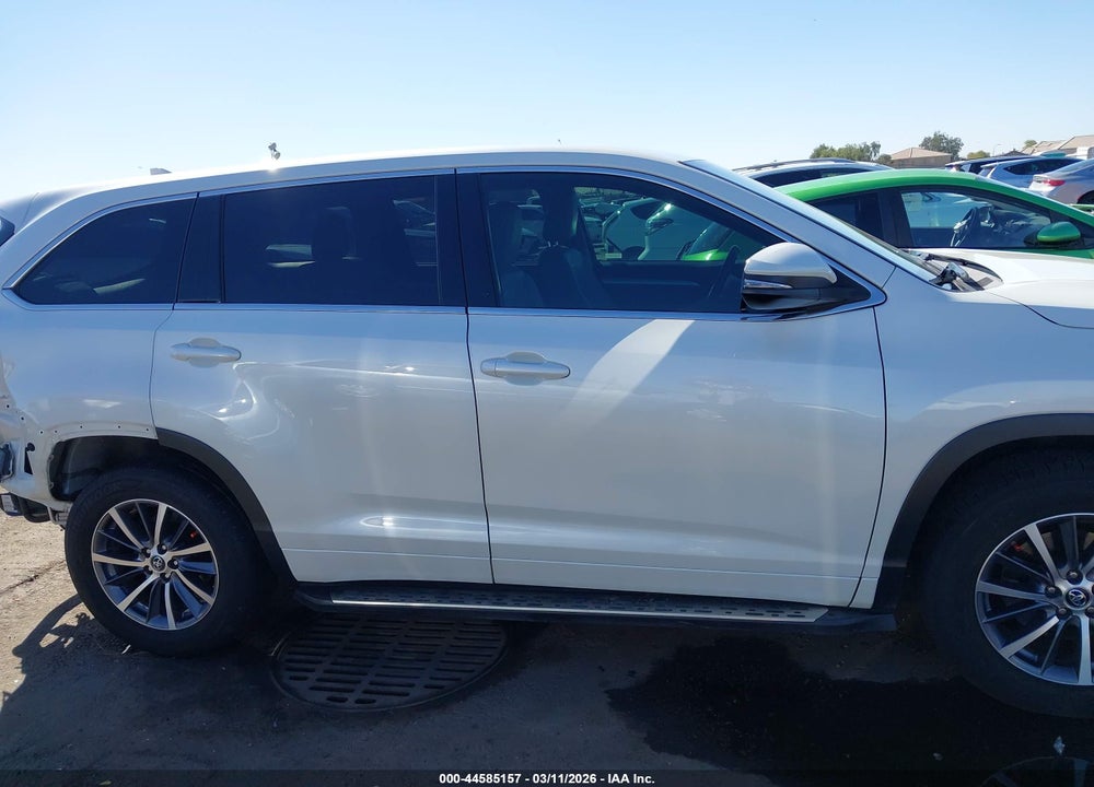 2017 TOYOTA HIGHLANDER XLE VIN: 5TDKZRFH9HS522084