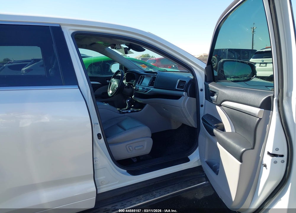 2017 TOYOTA HIGHLANDER XLE VIN: 5TDKZRFH9HS522084