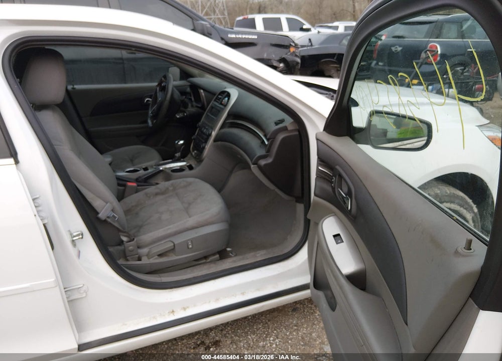2015 CHEVROLET MALIBU LS VIN: 1G11B5SL7FU152600