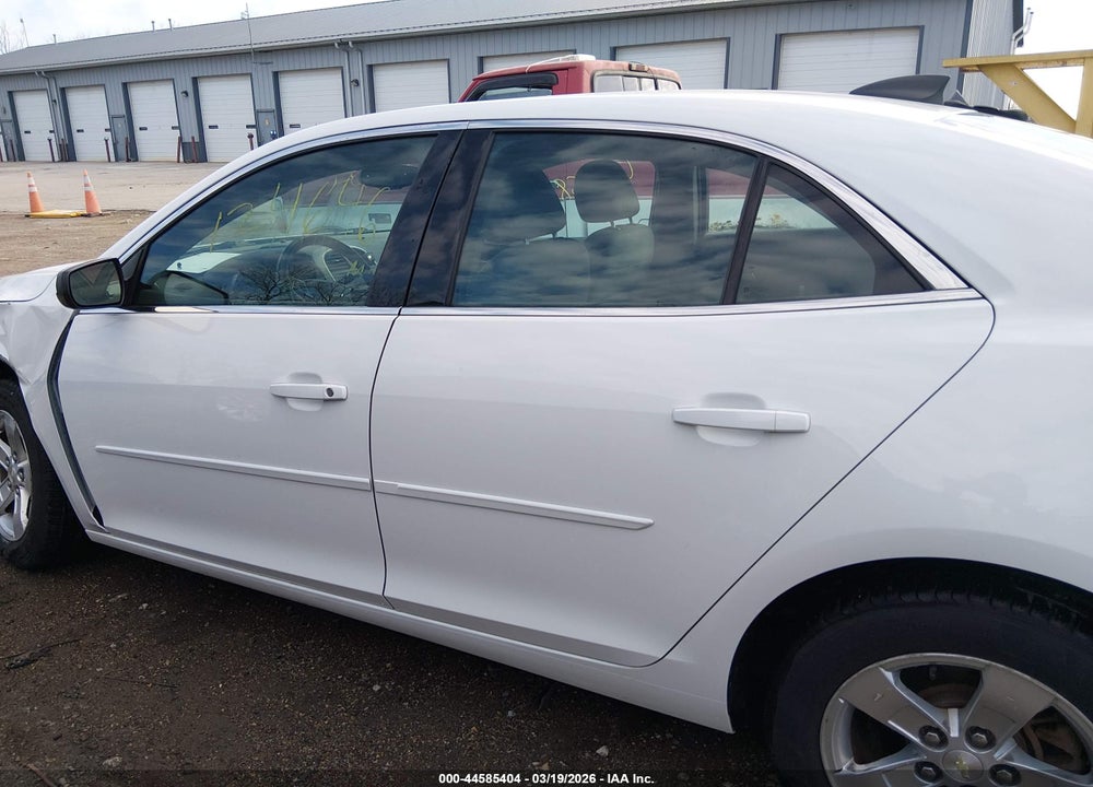 2015 CHEVROLET MALIBU LS VIN: 1G11B5SL7FU152600