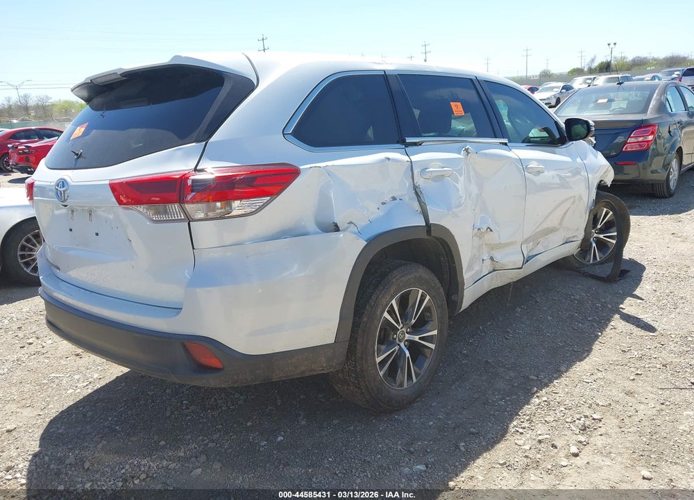 2017 TOYOTA HIGHLANDER LE VIN: 5TDZARFH5HS027676