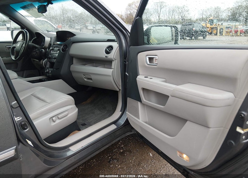 2013 HONDA PILOT TOURING VIN: 5FNYF4H95DB029416