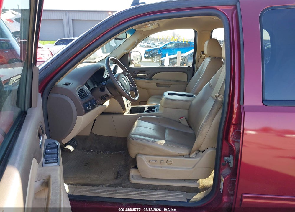 2010 CHEVROLET TAHOE LT VIN: 1GNUKBE05AR192357