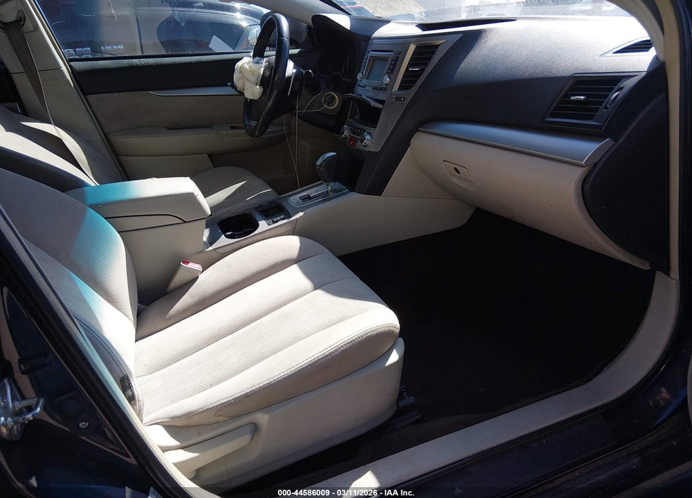 2014 SUBARU LEGACY 2.5I PREMIUM VIN: 4S3BMBC62E3021821