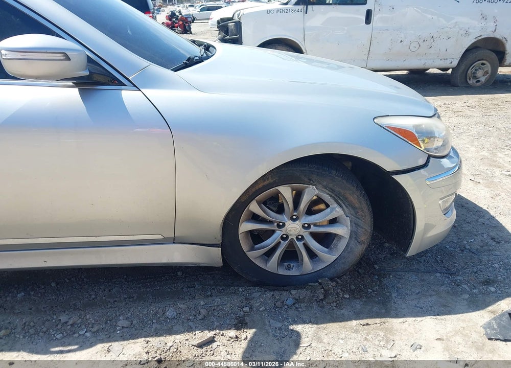 2013 HYUNDAI GENESIS 3.8 VIN: KMHGC4DD1DU210238