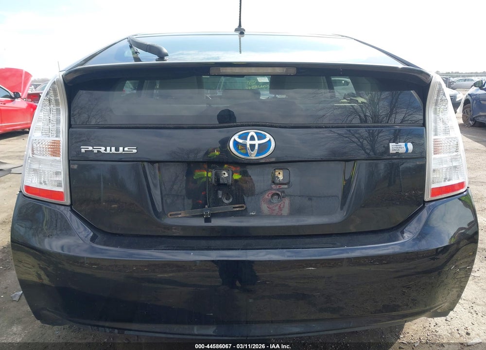 2011 TOYOTA PRIUS TWO VIN: JTDKN3DU2B5332813
