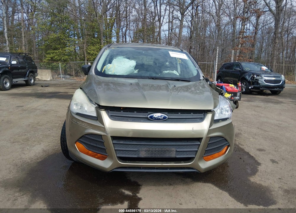 2013 FORD ESCAPE S VIN: 1FMCU0F70DUA38358