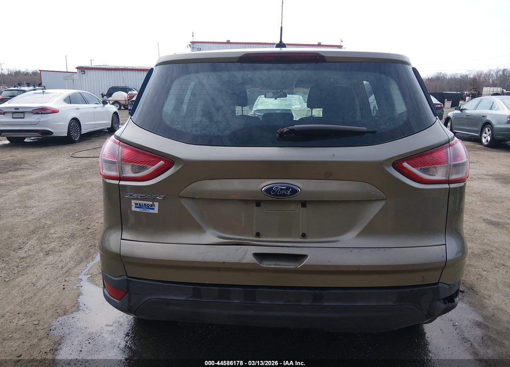 2013 FORD ESCAPE S VIN: 1FMCU0F70DUA38358