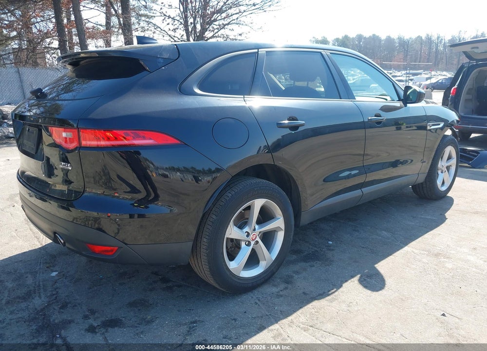 2017 JAGUAR F-PACE 35T PREMIUM VIN: SADCJ2BV3HA895184