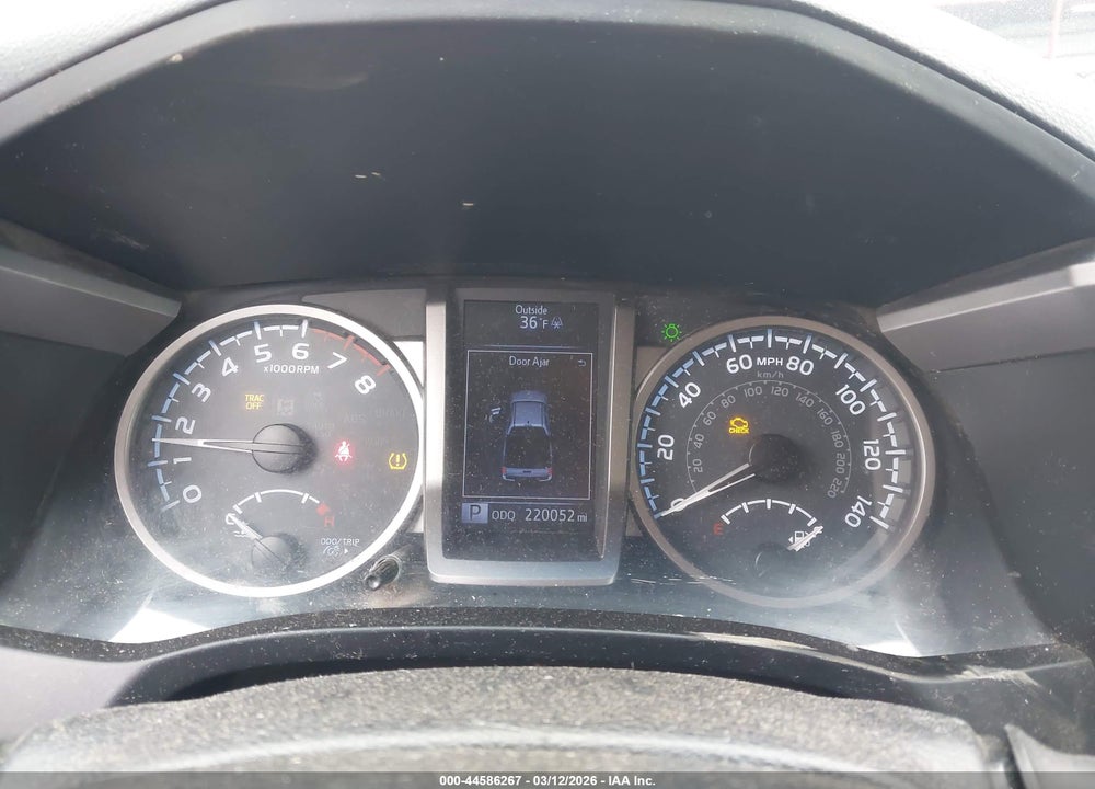 2017 TOYOTA TACOMA SR5 V6 VIN: 3TMCZ5ANXHM092656