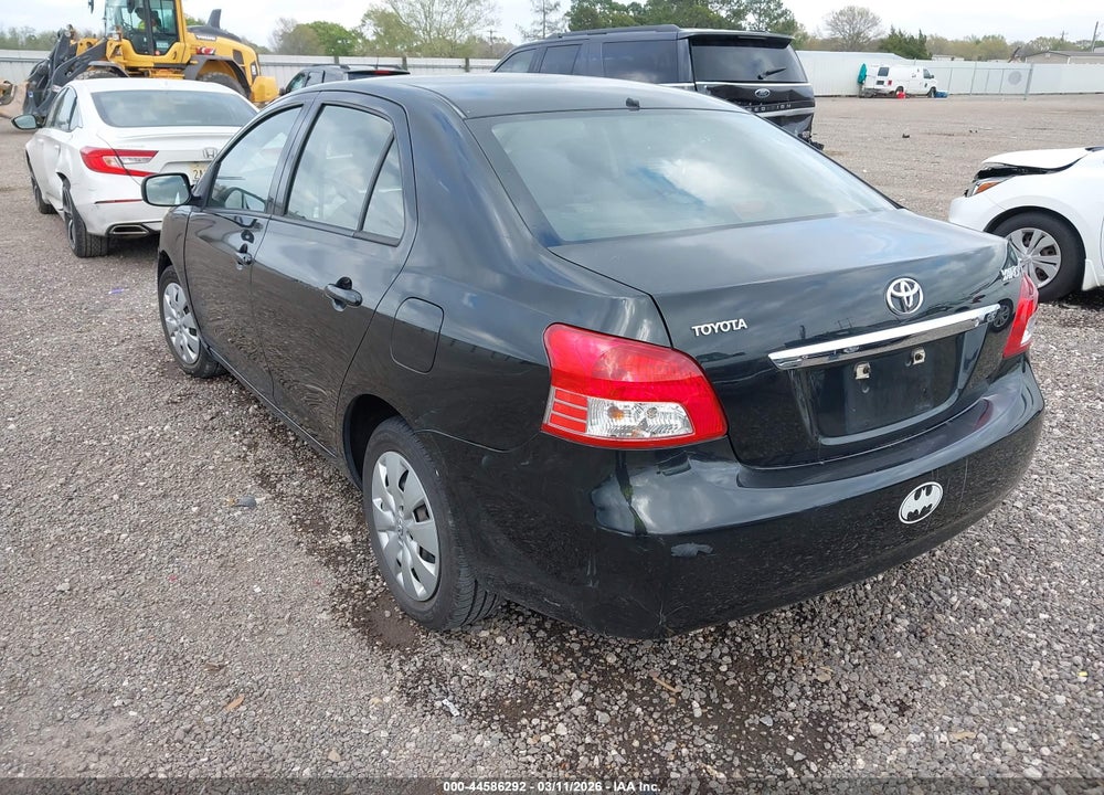 2011 TOYOTA YARIS VIN: JTDBT4K37B1403825