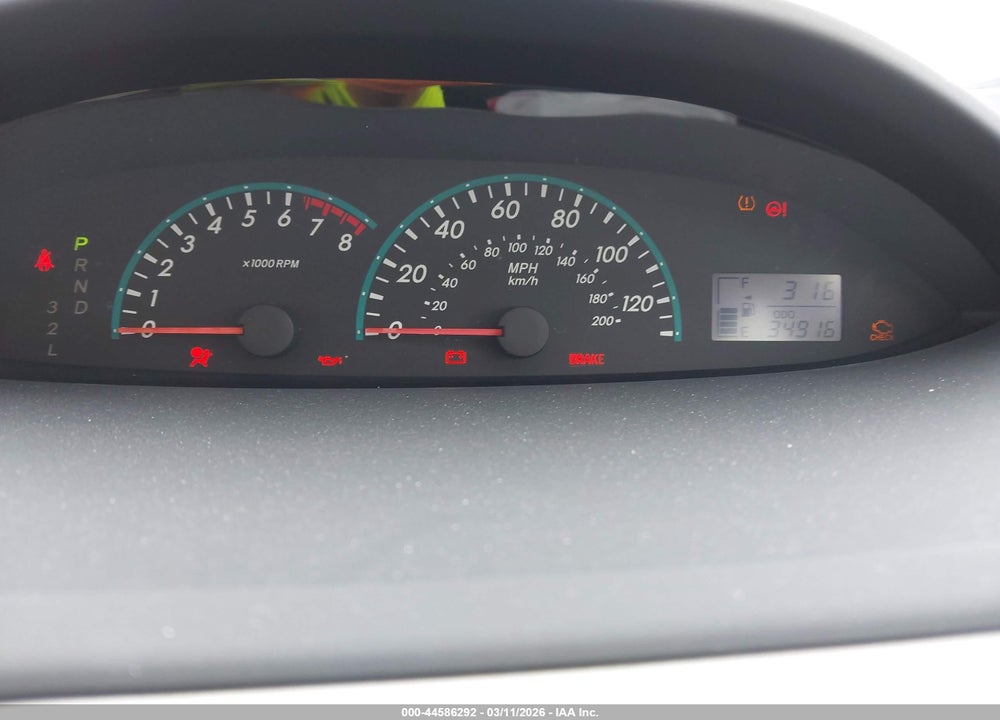 2011 TOYOTA YARIS VIN: JTDBT4K37B1403825