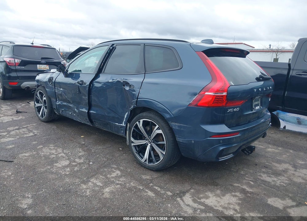2024 VOLVO XC60 RECHARGE PLUG-IN HYBRID T8 ULTIMATE DARK THEME VIN: YV4H60DM2R1866463