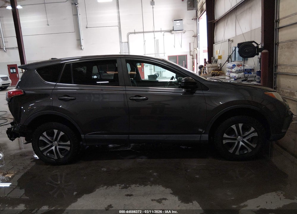 2017 TOYOTA RAV4 LE VIN: 2T3BFREV2HW626771