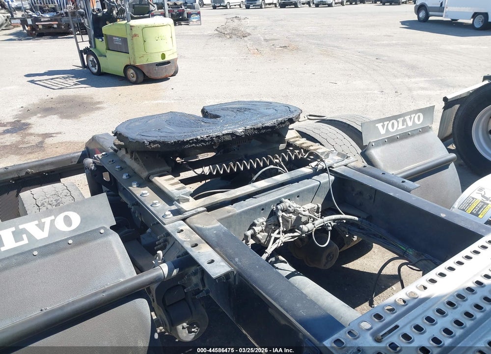 2018 VOLVO VNR VIN: 4V4W19DH8JN996815
