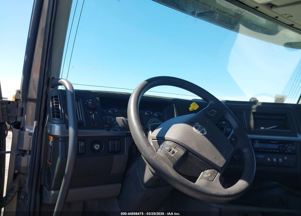 2018 VOLVO VNR VIN: 4V4W19DH8JN996815