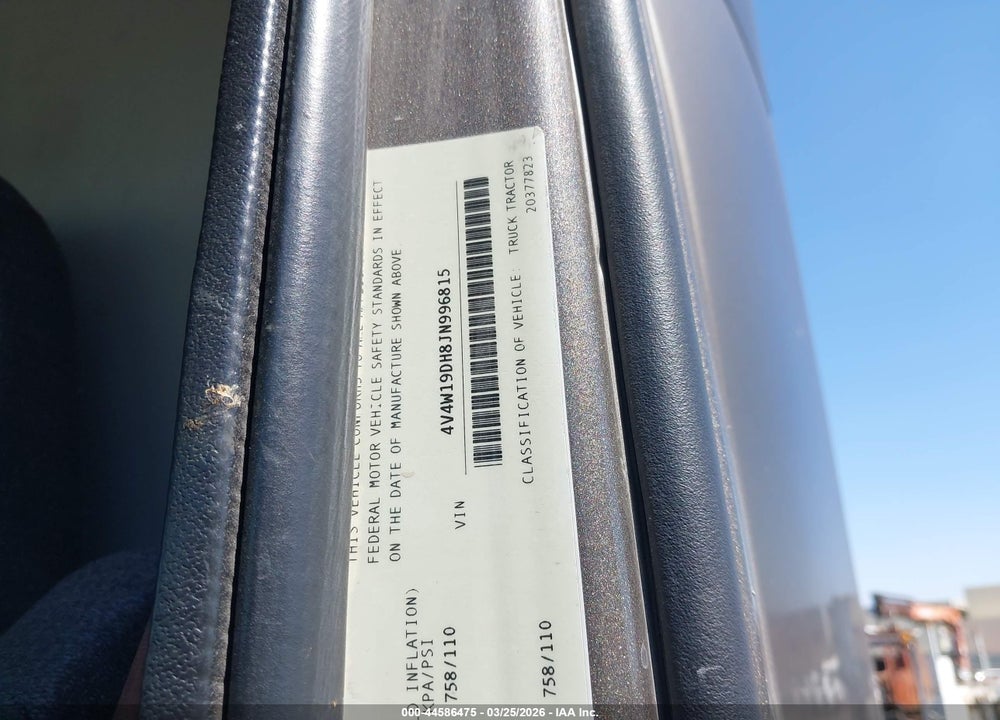 2018 VOLVO VNR VIN: 4V4W19DH8JN996815