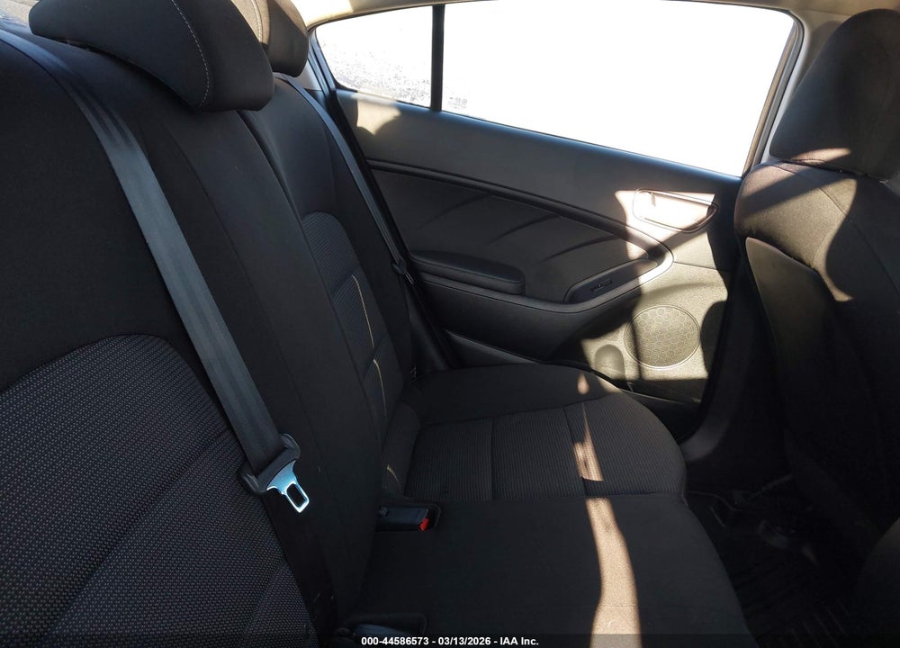 2018 KIA FORTE LX VIN: 3KPFK4A74JE228180