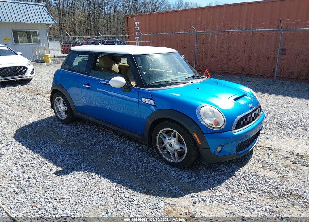 2010 MINI COOPER S VIN: WMWMF7C55ATW89076