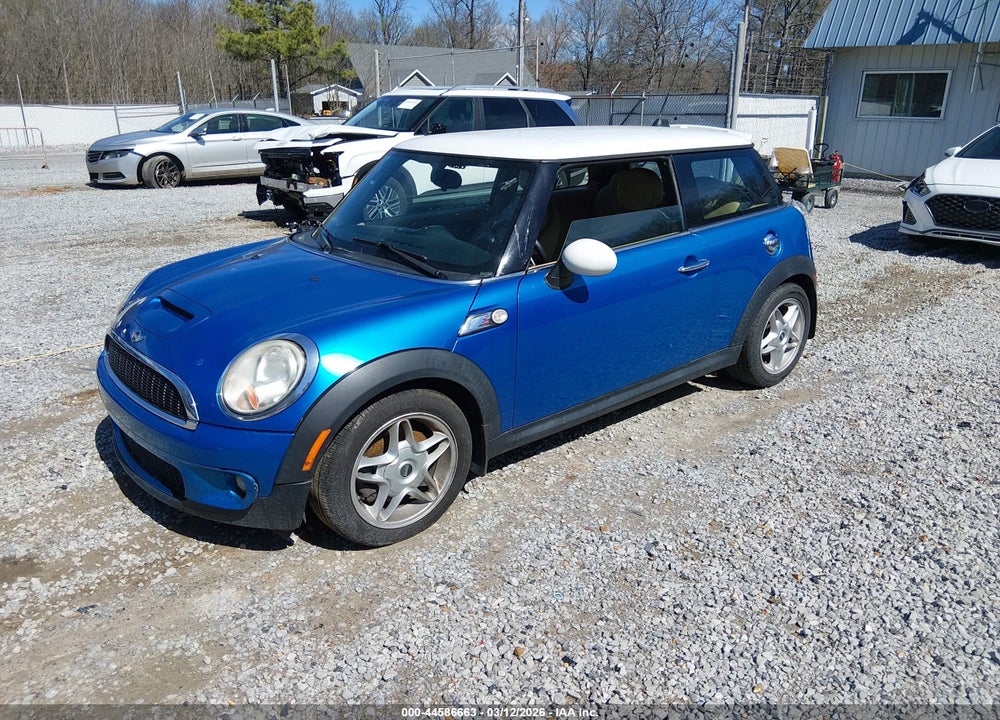 2010 MINI COOPER S VIN: WMWMF7C55ATW89076
