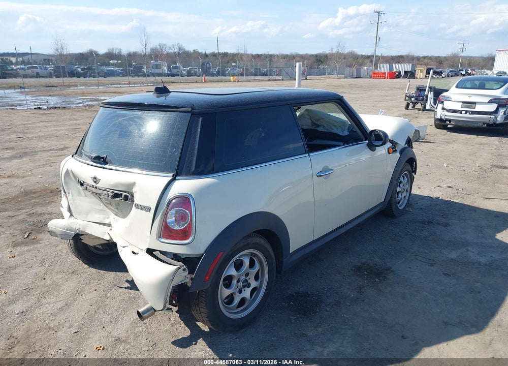 2013 MINI HARDTOP COOPER VIN: WMWSU3C5XDT688113