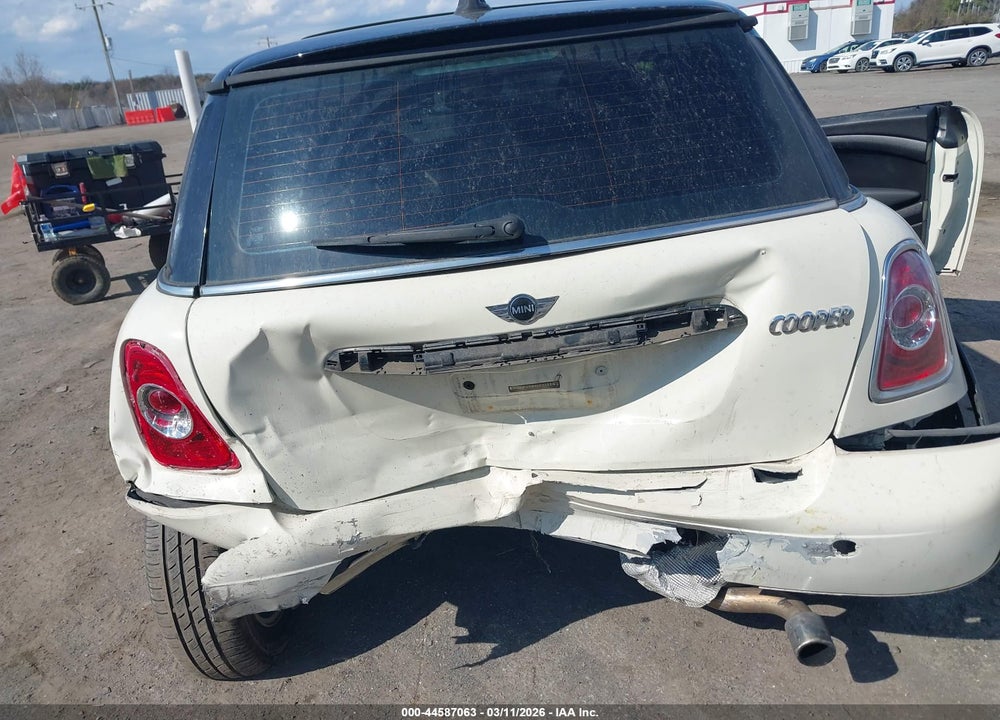 2013 MINI HARDTOP COOPER VIN: WMWSU3C5XDT688113