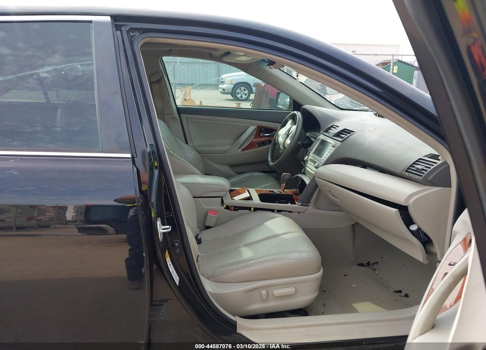 2011 TOYOTA CAMRY XLE VIN: 4T4BF3EK2BR162082