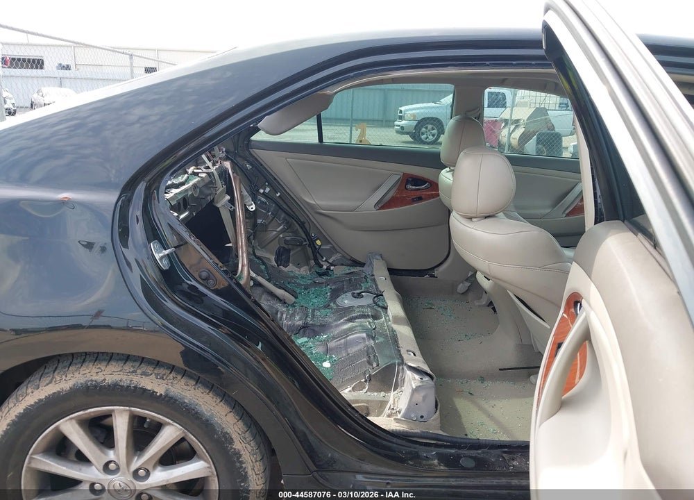 2011 TOYOTA CAMRY XLE VIN: 4T4BF3EK2BR162082