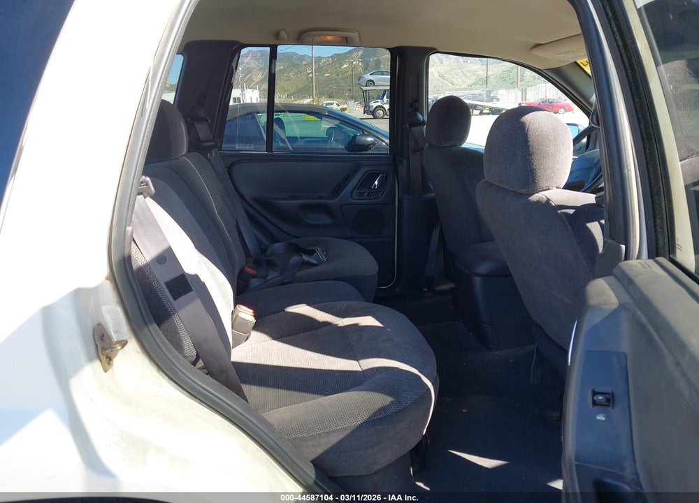 2000 JEEP GRAND CHEROKEE LAREDO VIN: 1J4G248S0YC144626