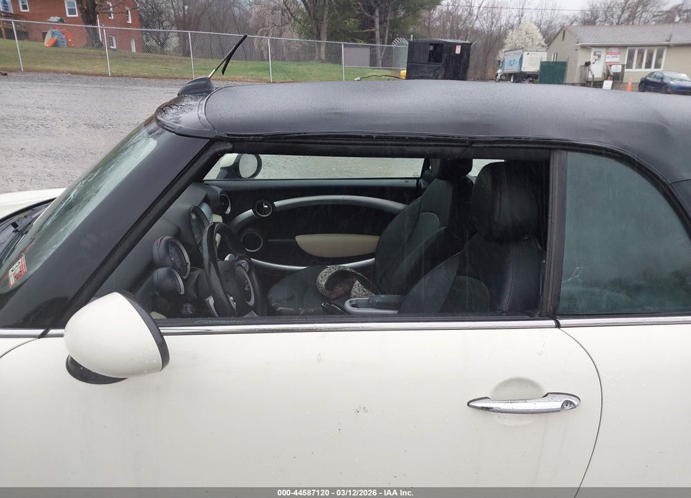 2009 MINI COOPER S VIN: WMWMS33539TG89578
