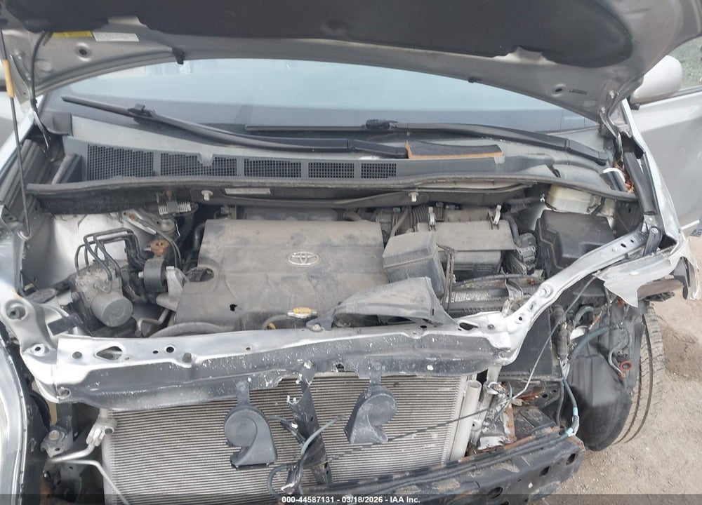 2015 TOYOTA SIENNA XLE 7 PASSENGER VIN: 5TDDK3DC3FS105803