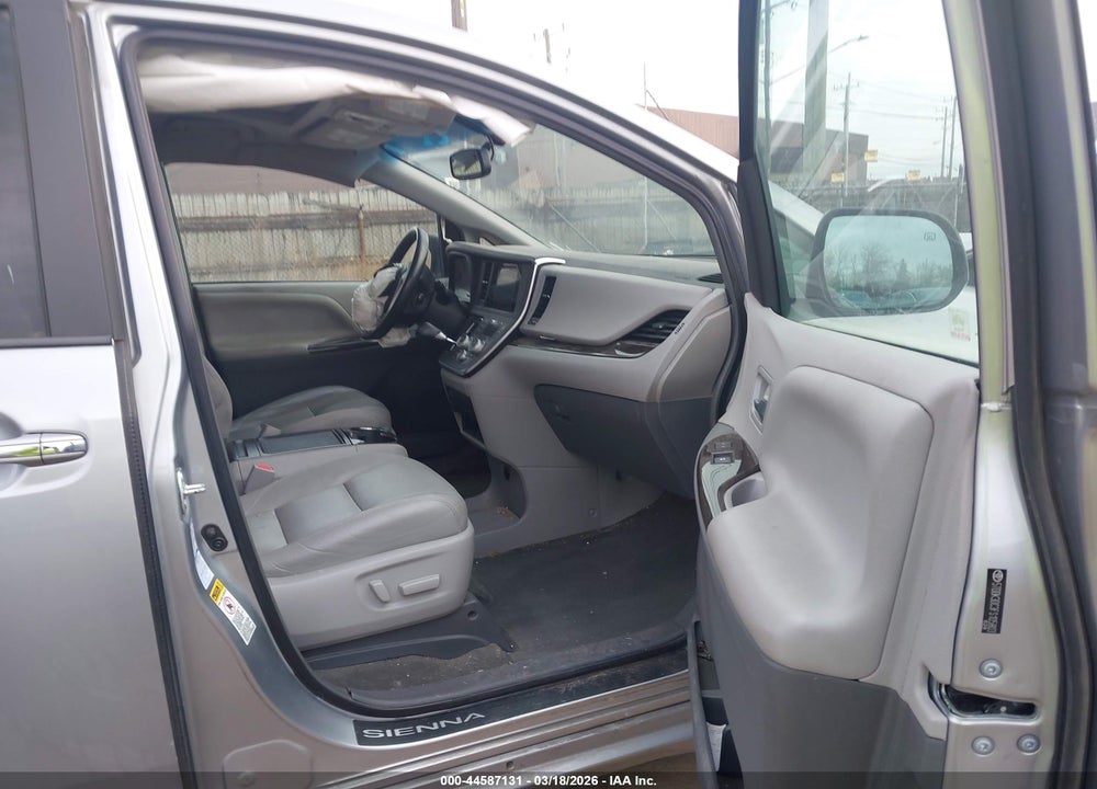 2015 TOYOTA SIENNA XLE 7 PASSENGER VIN: 5TDDK3DC3FS105803